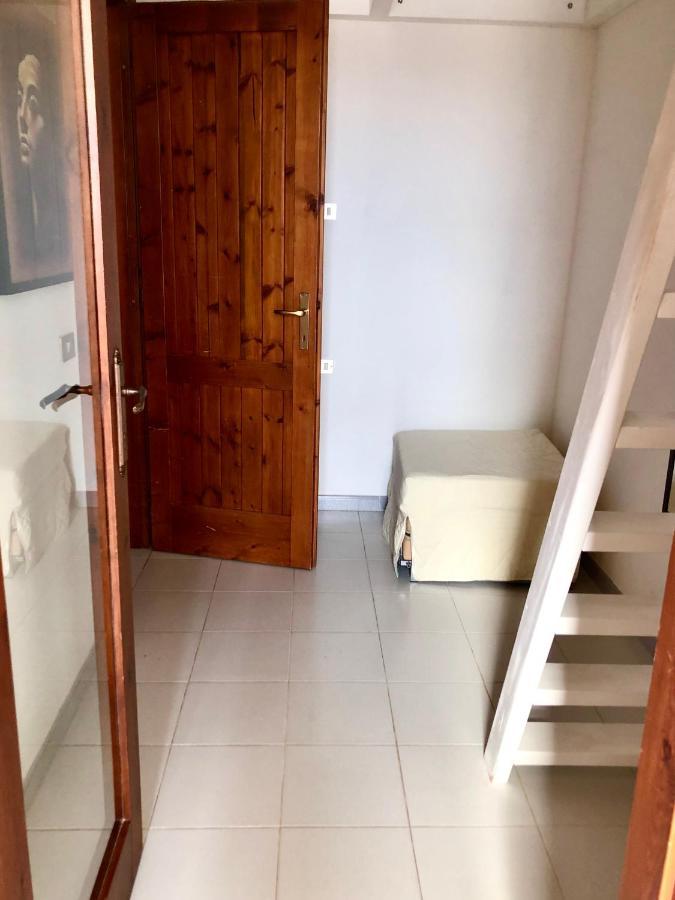شقة Teodor House سان تيودورو المظهر الخارجي الصورة